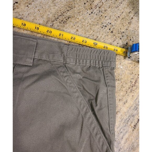 New! St. John's Bay Men Shorts 54 Green Gray Cargo Twill Hiking Button 9" Inseam - Picture 3 of 13